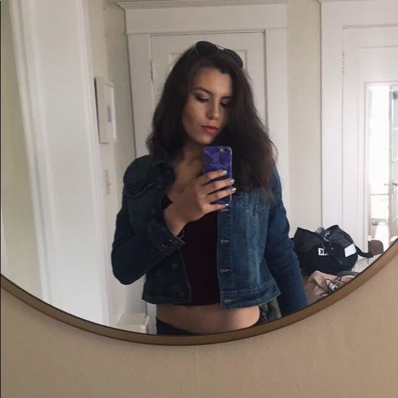 Meet your Posher, Nichole - Picture 2 of 3